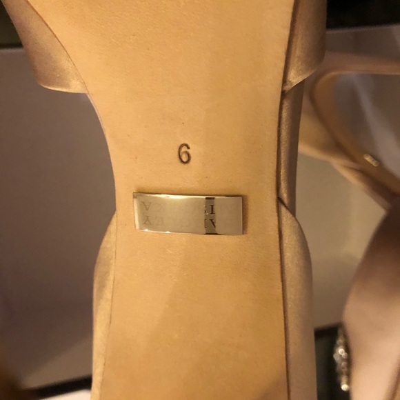NIB Badgley Mischka satin rhinestone high heels - Picture 4 of 16